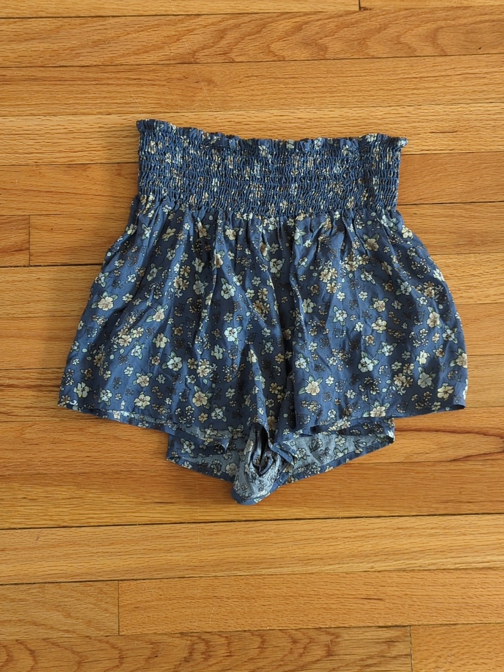 Storia blue floral high waisted shorts